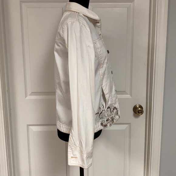 Blassport Sequence white wash jean jacket. Medium - Picture 3 of 12